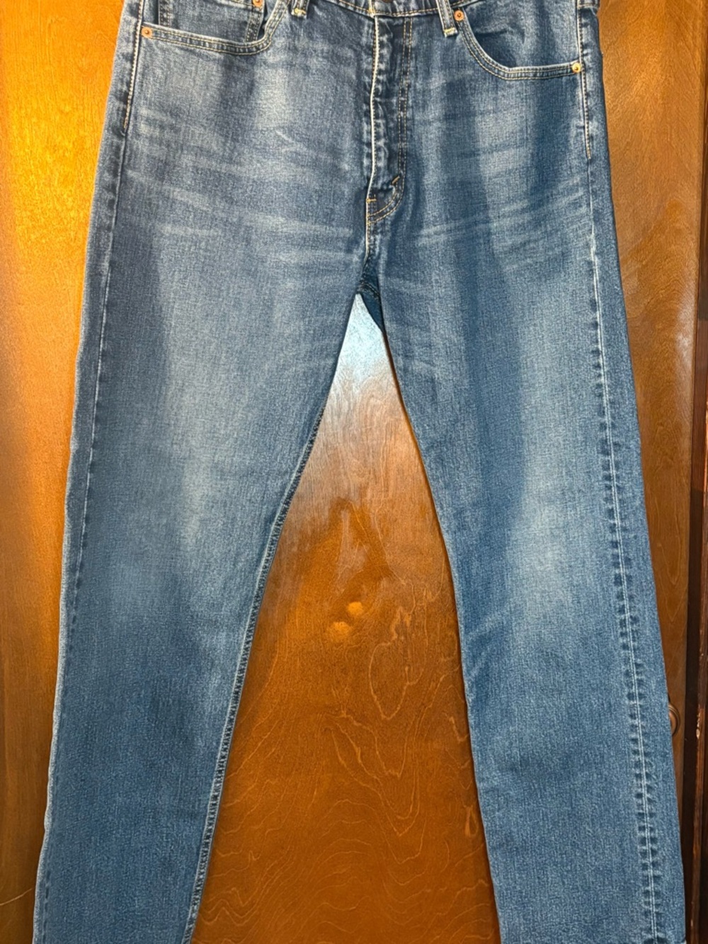 Levi's 505 Blue Straight Men’s Jeans with Brown Leather Patch - Picture 2 of 4